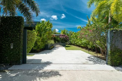 Luxurious 5BR Villa Mayacol with 17m Long Pool, NaiHarn – Photos 16